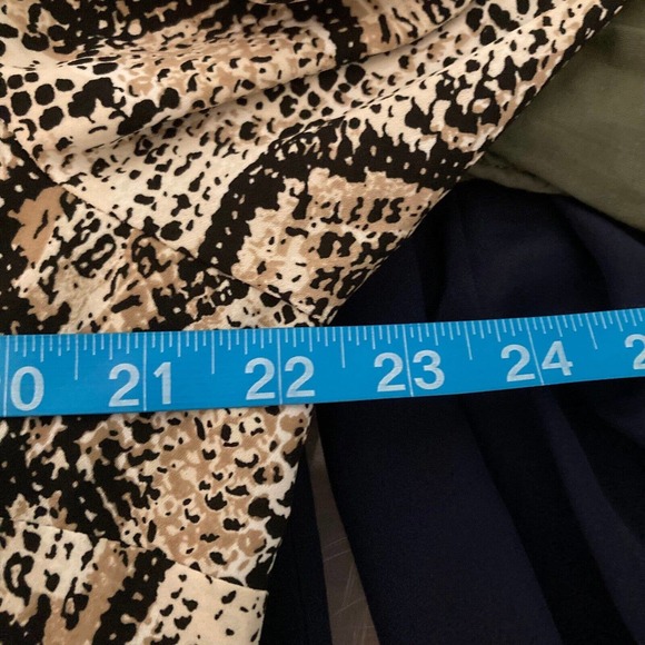 The Limited Shirt Women XLP Petite Beige Black Snake Print Chiffon Button Up Top - Picture 8 of 9